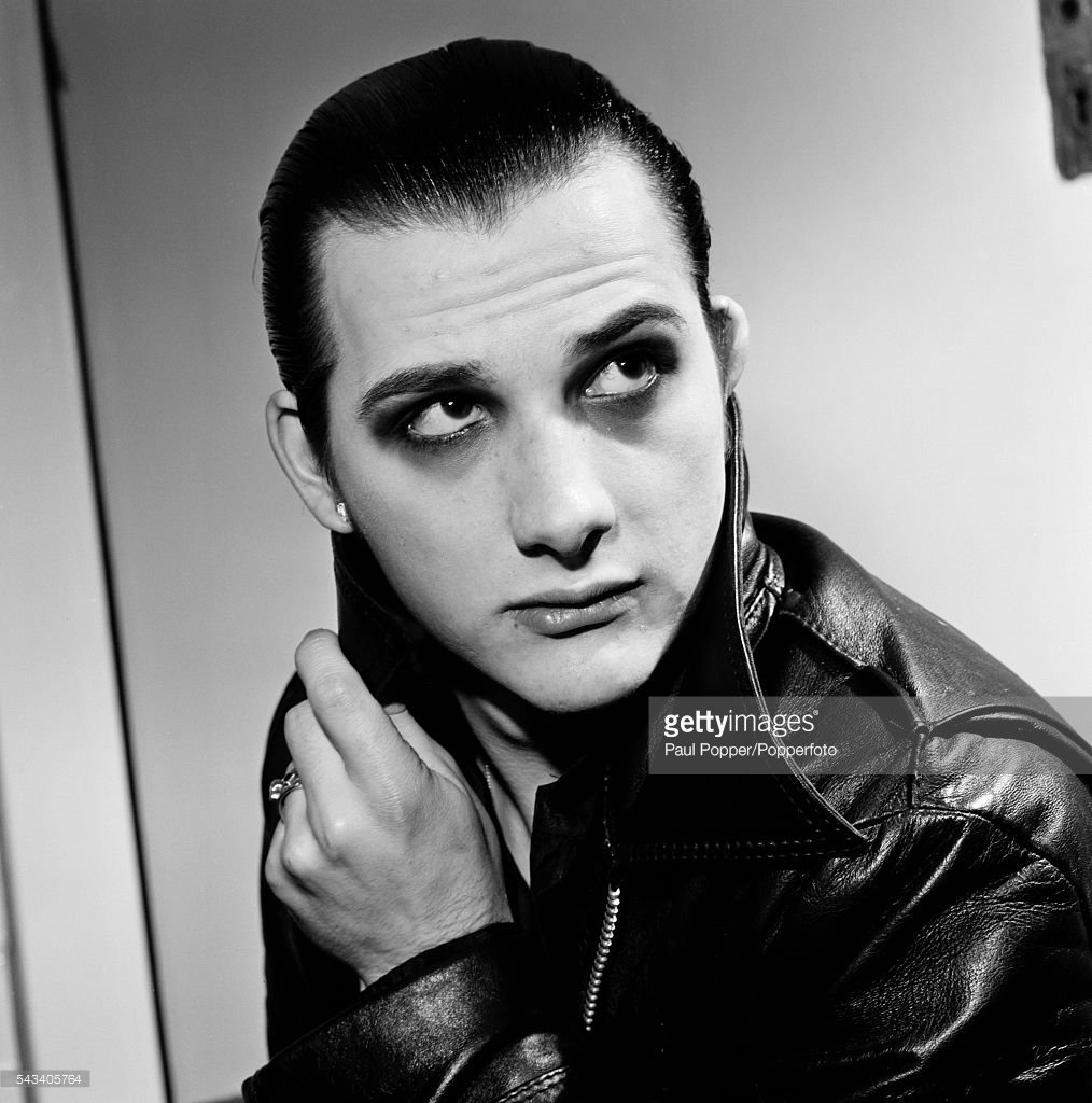 ArtHoundGallery's tweet photo. Happy (61st!) Birthday to our idol #DaveVanian of #TheDamned. Can't wait for the new album! (@rattycatcatuk portrait for sale on website) https://t.co/LWYcGfNV20