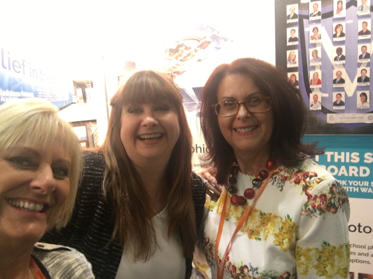 WendyDoswell's tweet photo. With the competition! https://t.co/w8zRO05HfT