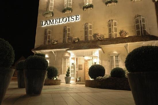 Lebienpublic's tweet photo. La Maison #Lameloise à Chagny élue meilleur restaurant gastronomique français par #TripAdvisor
https://t.co/VhAXaFa7Am https://t.co/dbO9fAVc1H