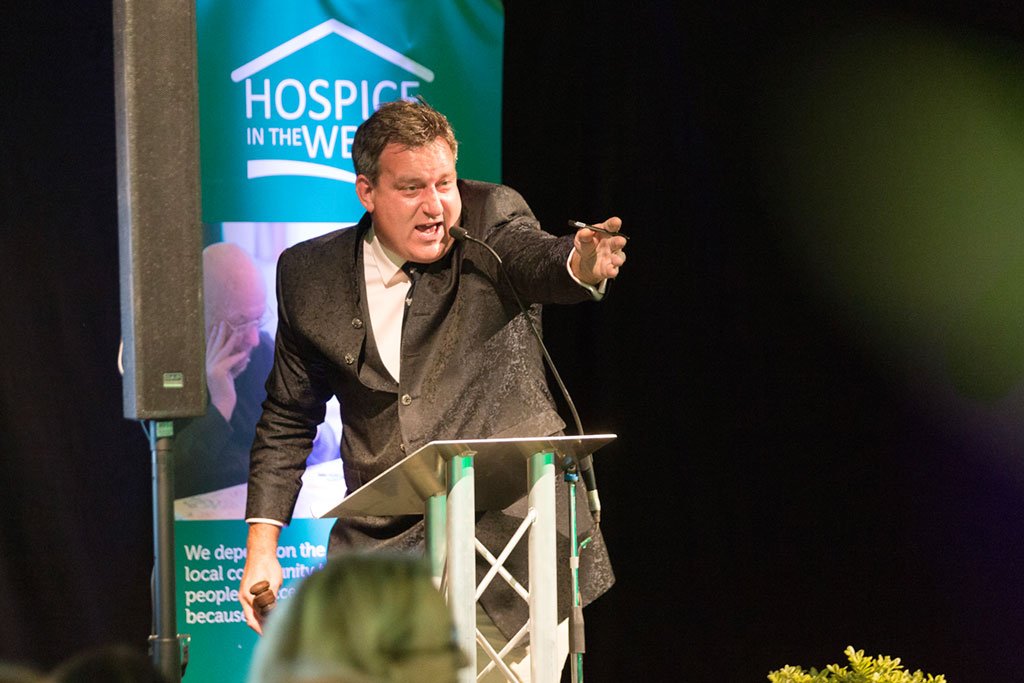 Royal_Shopper's tweet photo. Great to see so many lovely people come to @Royal_Shopper and support the @thehospiceherd #Auction last night with @AGelpey. #jointheherd https://t.co/q5eW1qWqYm