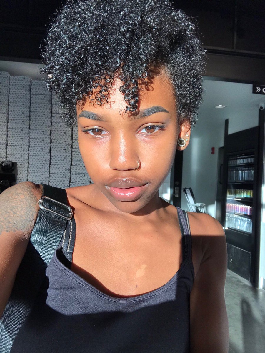 xdevrenee's tweet photo. Fashionably late to the party (as usual) but help me out y’all!!!!!! I would LOVE to model for @rihanna @FENTYXPUMA #FENTYxPUMA https://t.co/5516Mejr4w