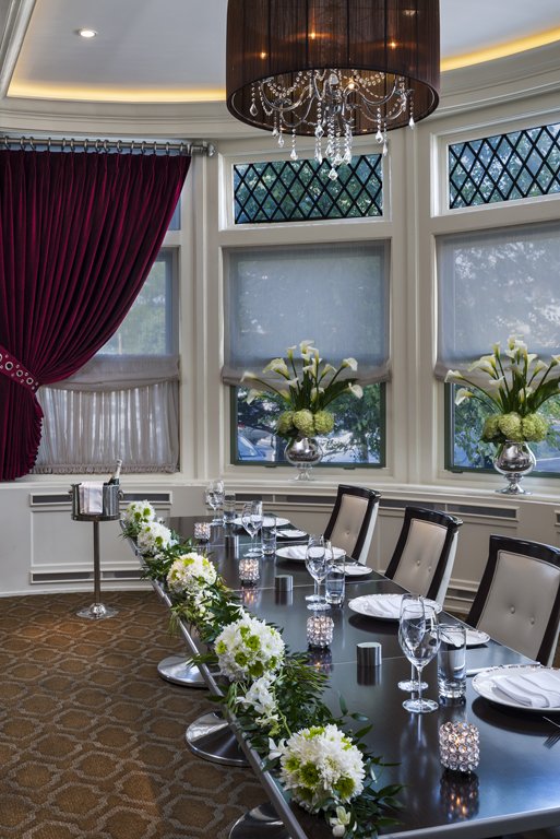 ParamourWayne's tweet photo. Weddings? We do! Brides & grooms looking for a boutique #wedding venue on #Philly's #MainLine will fall in love... https://t.co/7JbragVezI 💗 https://t.co/z5l6Ew0hiu
