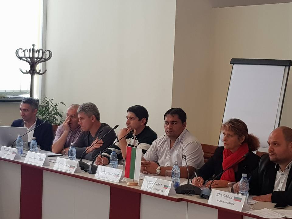 ROMACT_EC_CoE's tweet photo. #Isperih #BG &amp; #Resita #RO are exchanging on good practices for #Roma #inclusion within a project developed with #ROMACT support #EACEA https://t.co/deDFbh6KEn