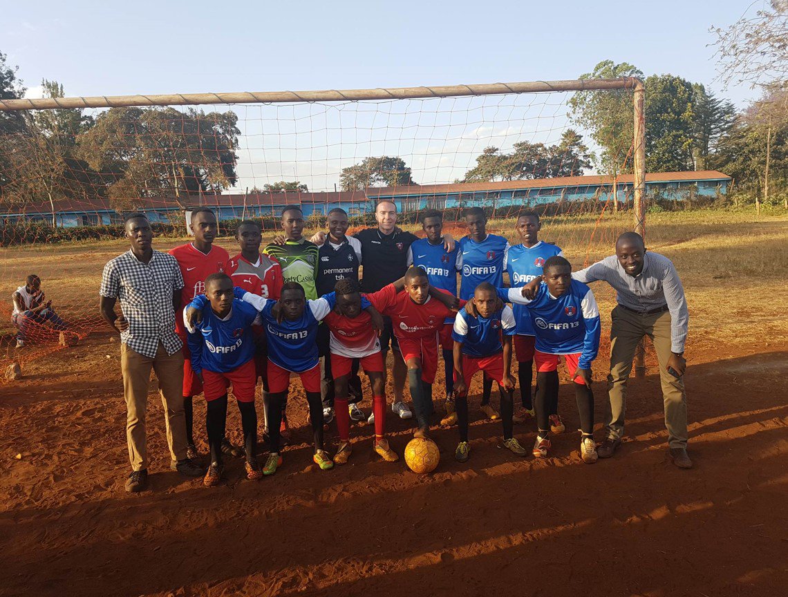 O'S IN KENYA

The Club recently donated old kit for the Kenyan community, presented to Mwimuto Wailers Juniors by Dave Bell. #LOFC #OurClub