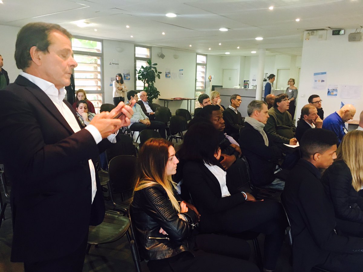 ManonSegret's tweet photo. 3 minutes pour convaincre : place aux inventeurs ! Venue soutenir le #GoodRoof #inovpro @inventifs https://t.co/c06pKSz8cX https://t.co/HdBwj0JKDi