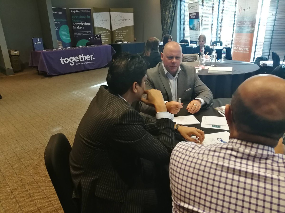 propertyr's tweet photo. And we're off! Out first roundtable session is chaired by Ian from @AFFFBridging #PFR2017 https://t.co/DY2EACa99E