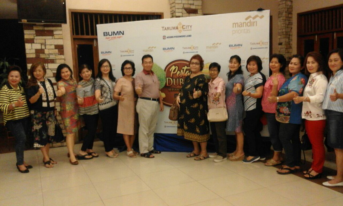 grandtaruma's tweet photo. acara "Pesta Durian bersama Bank Mandiri" berlangsung sukses di restaurant Sindang Reret Karawang, dihadiri oleh Nasabah Mandiri Prioritas, https://t.co/niutyBnwLF