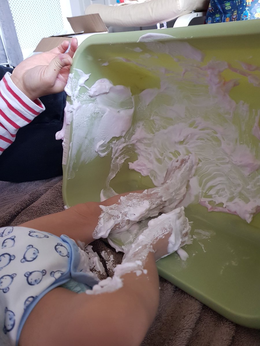 EYSupportteam's tweet photo. #penicuik lovely sensory play@home today @Play_Base @MidEarly #waterbeads #shavingfoam #spaceblanket https://t.co/6mYLcd1Nce