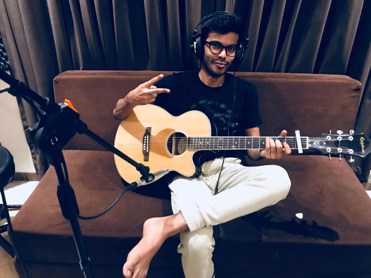 LiquidBassPro's tweet photo. Oh the crisp tone frm ths microphone #C451B #AKG #recording #mixing #musicstudio #microphone @AKGaudio @HARMAN_Pro @HarmanProIndia @Harman https://t.co/iOrDWbfmgG
