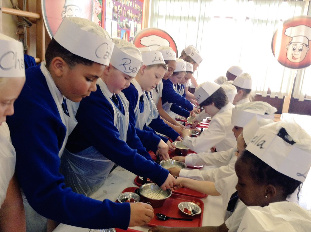 StCuthbertsPri's tweet photo. Year 2 &amp; 6 are helping each other to be fantastic chefs! @jnrchefs https://t.co/AuI4H3sd62