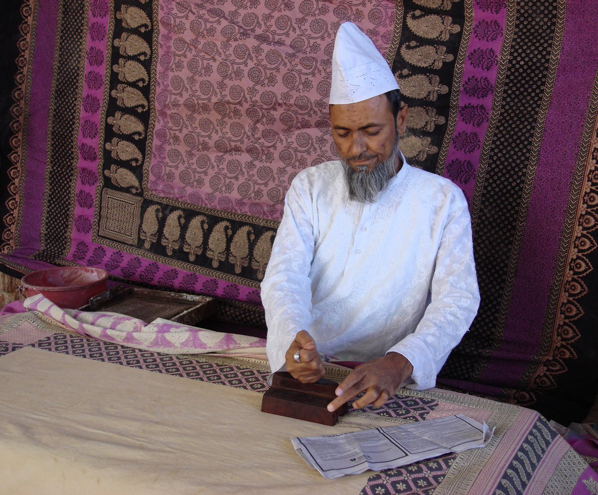 baghprinter's tweet photo. Bagh Print - Traditional Bagh Hand Block Printing with Natural Colour. https://t.co/IBOzUAXI4S