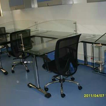 Boxservicios's tweet image. Puestos de trabajo en vidrio muy económicos contactenos tel 237 50 39 3142605096