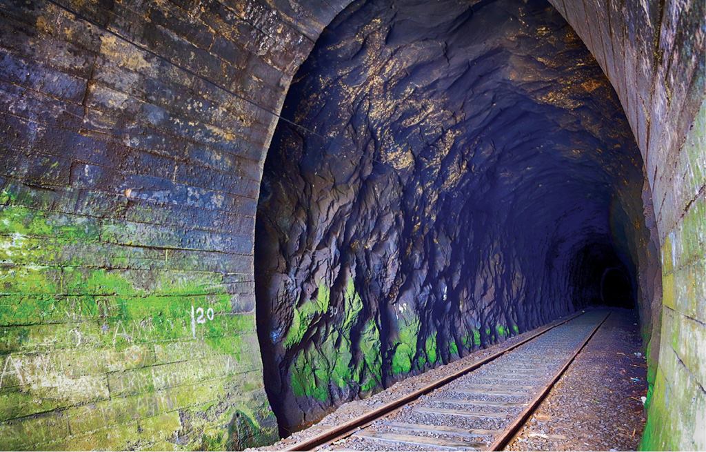 exploresl's tweet photo. Singaimalai: A Fascinating Exploration
https://t.co/6gjo0Leniw
#Singaimalai #Tunnel #Poolbank #LongestTunnel #LongestRailway #Railway #ESL https://t.co/WTO9nVCrKD