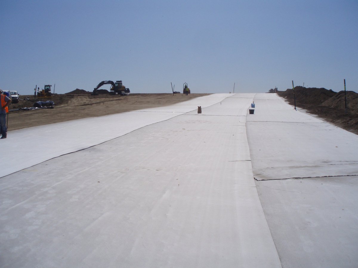 Eurobent_GCL's tweet photo. Our Geosynthetic Clay Liner installed on a landfill in UK.
#GCL #GeosyntheticClayLiner #Waterproofing #environmentalprotection #building https://t.co/N42laV4urb