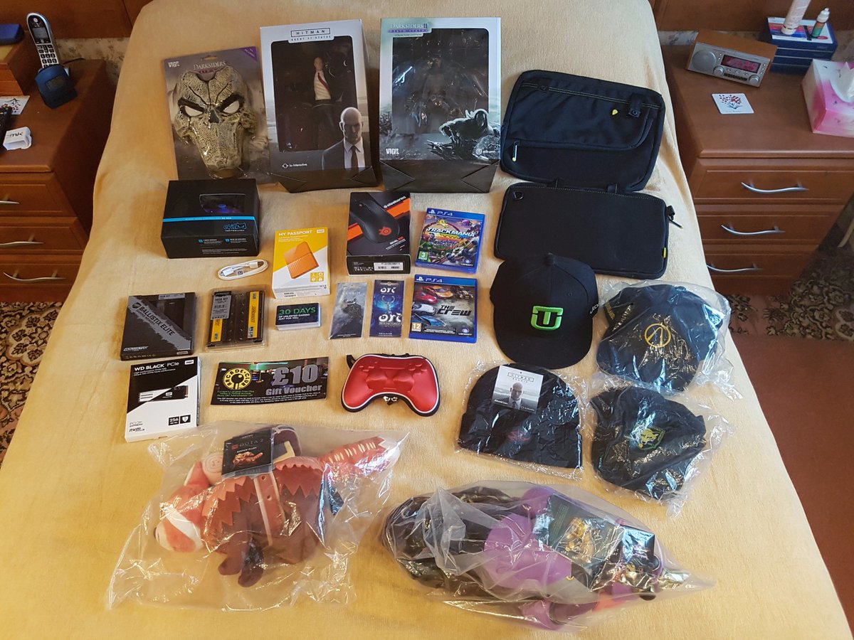 apachelans's tweet photo. These are just some of the prizes that can be won from: https://t.co/4JtWBjG62q. @apachelans Every penny going too @TheChristie! https://t.co/lDNfprWRIo