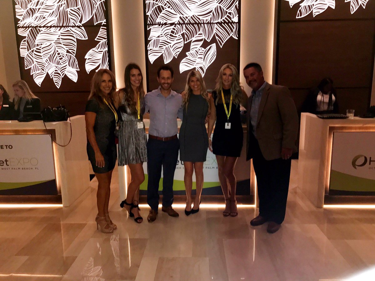 connectgeninc's tweet photo. #hetnetexpo2017 gr8 event w wonderful partners! Stay tuned 4 details re:our #Ibtuf extravaganza! Only fun people allowed. #broadstaff #das https://t.co/sfI26HO7jy