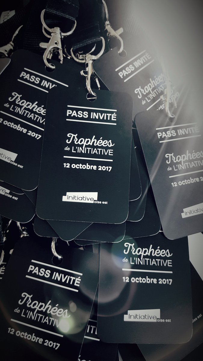 Préparatifs des Trophées de l'Initiative. 
#créateurs #repreneurs #trophée #Oise