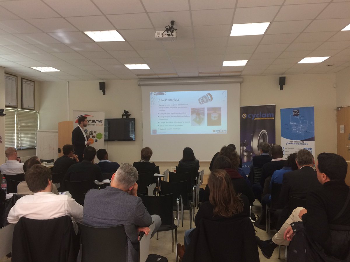 AngelinaBoulard's tweet photo. C.Puille Doctorant @upjv présente les bancs statique et dynamique de mesure électrique des contacts frottants. Atelier @Pole_iTrans #CYCLAM https://t.co/pxBho0XOK1