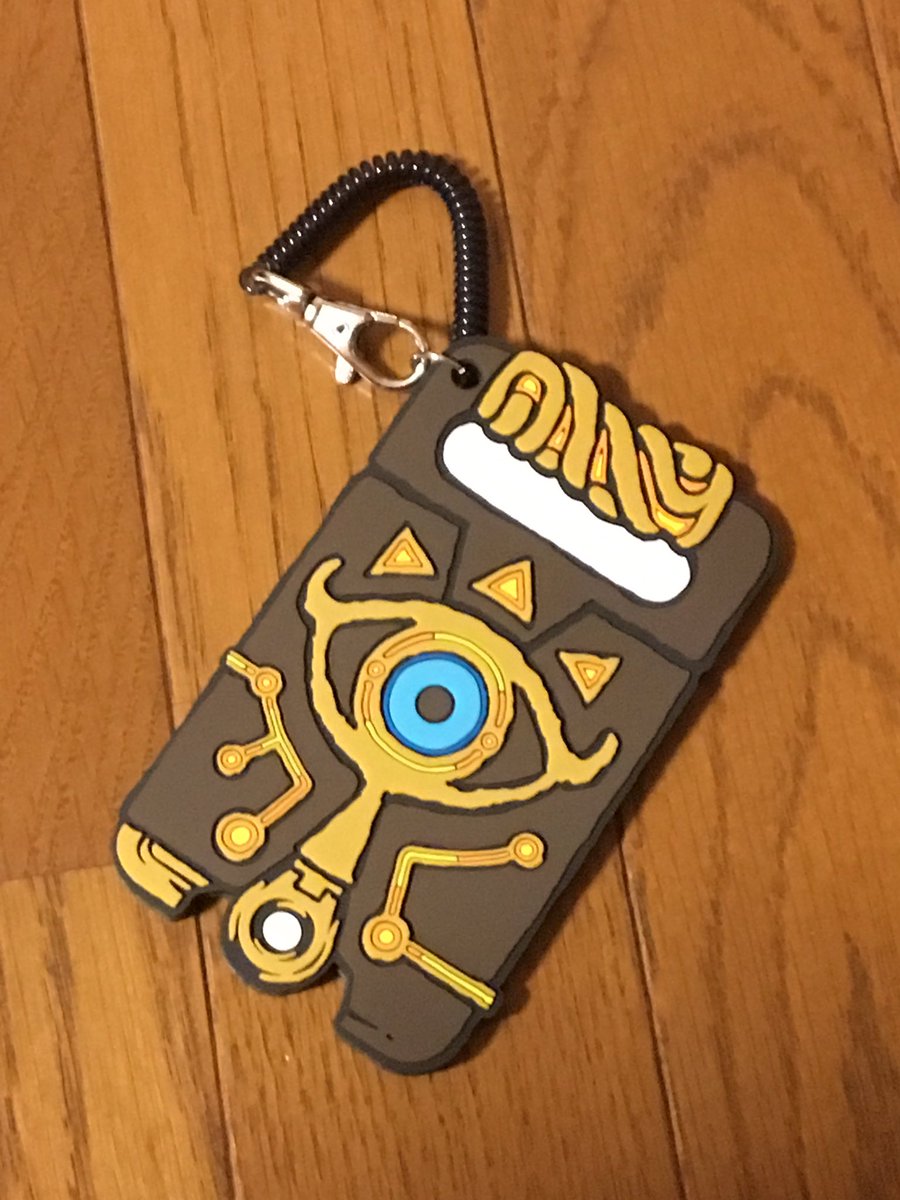 ジジ Twitterren 仕事帰りに寄ってみたらゼルダグッズ売ってた パスケースは最後の一つっぽかったからラッキーだった クッションは買う予定なかったけど 実物見たら欲しくなっちゃって買っちゃった 笑 ゼルダの伝説 ゼルダの伝説ブレスオブザワイルド