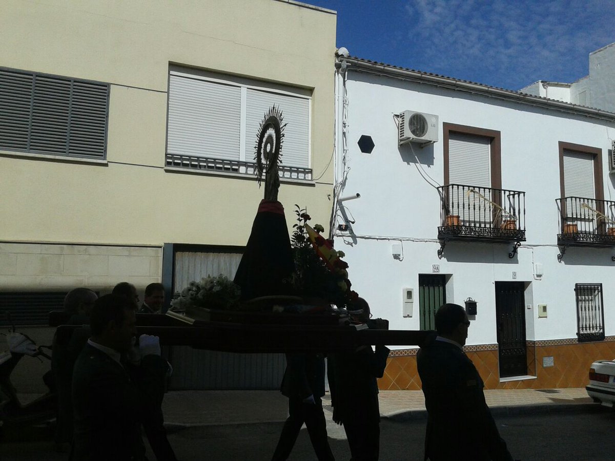 MengibarCofrade's tweet photo. Procesión de Ntra Sra del Pilar. Feliz Dia de la Fiesta Nacional https://t.co/tR7246FPt0
