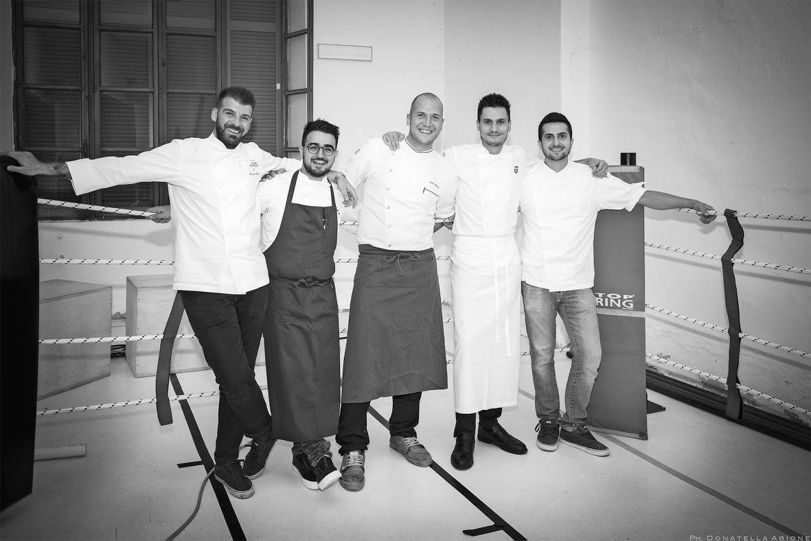 Grazie a #Bottega4vini per questi bellissimo scatto dell'ultima edizione di "Neive, vino e.." 😉 #locandadelpilone con #FedericoGallo