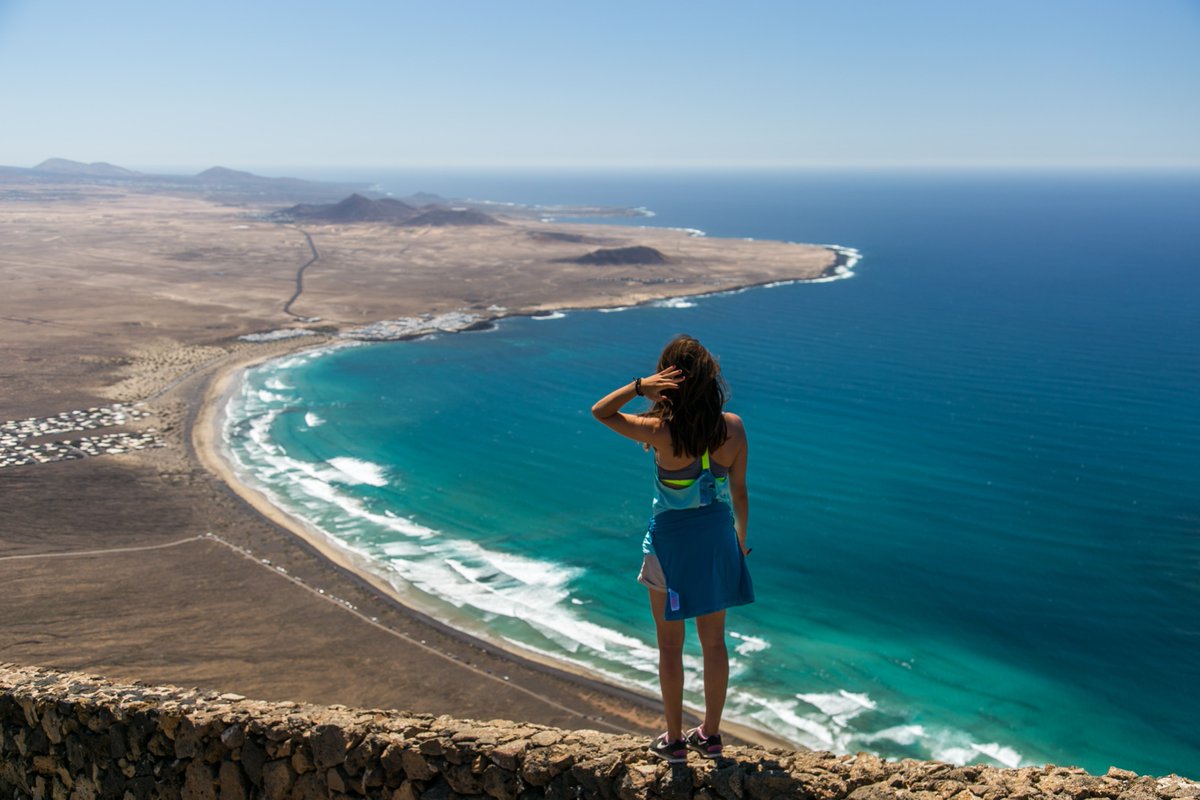 eupolisz's tweet photo. Gran Canaria, Lanzarote, Barcelona 😉 2018. május 10. ➡️ https://t.co/wbYcPxpSJD #eupolisz #hiking #travel #adventuretime #ComingSoon #nature https://t.co/H74EhmMmah