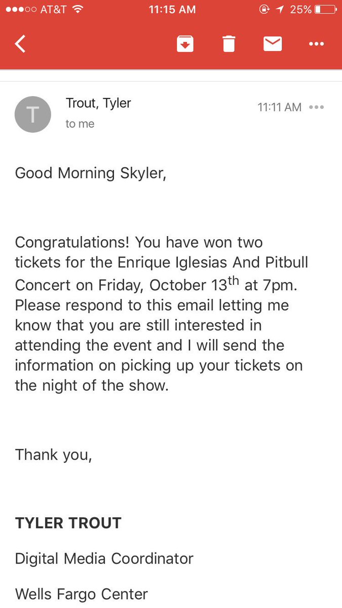 SkyCastilloo's tweet photo. Literally over here dying... now to just find meet &amp; greets! 🤞🏼🤞🏼@enriqueiglesias @pitbull https://t.co/i48BrDzcwY