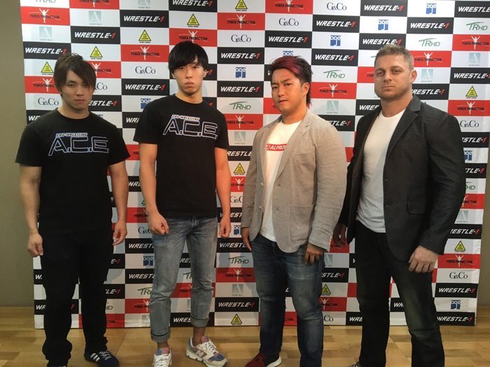 IAmRionne's tweet photo. コイツらは何もセンスがない。特にチェリーボイファッションは酷過ぎる 笑
These #pwACE cherry boys 🍒 need a tip or two on how to dress
#W_1 #記者会見 #RF86 https://t.co/0QR7a7pXAv