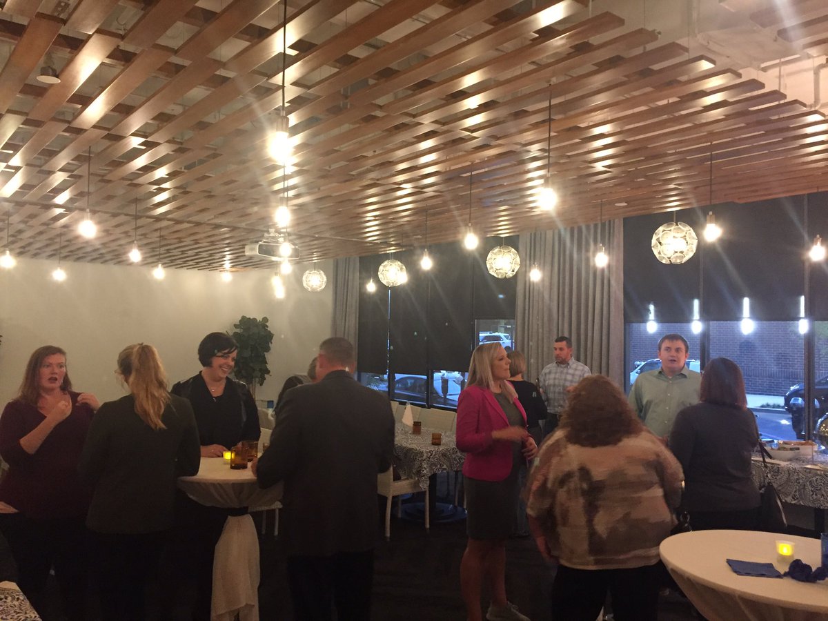 Doextra's tweet photo. Great time catching up and talking shop with @salesforce and Financial Services thought leaders in #DSMUSA. Thanks for joining us! https://t.co/E9aaJ9pdF1