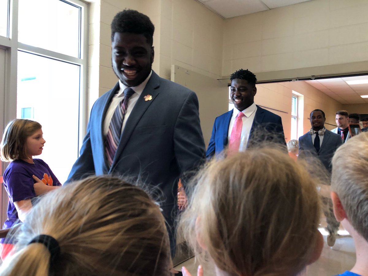 ClemsonFB's tweet photo. Great to see the kids at Clemson Elementary during our annual stop as we head on the road! #ClemsonFamily πΎπ
https://t.co/S6a0SYA4f7