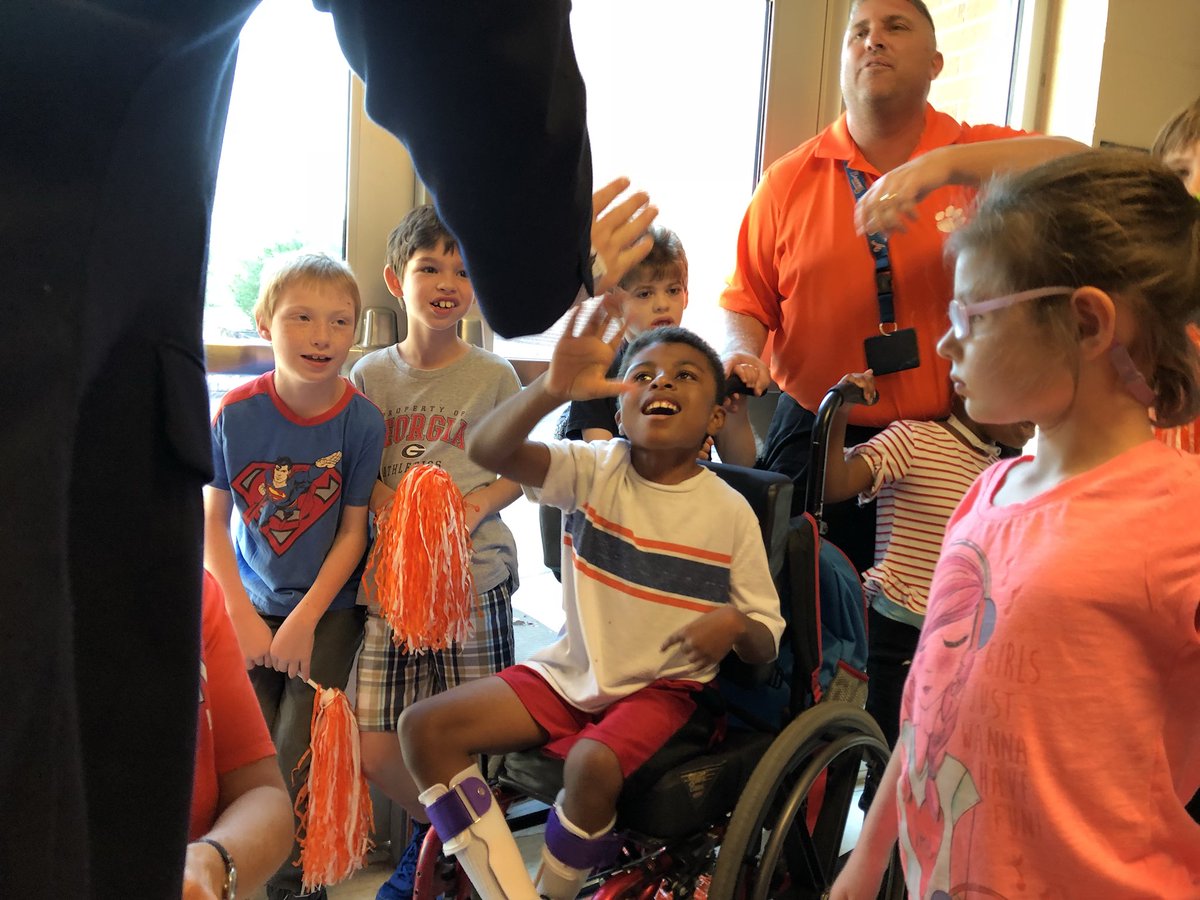 ClemsonFB's tweet photo. Great to see the kids at Clemson Elementary during our annual stop as we head on the road! #ClemsonFamily πΎπ
https://t.co/S6a0SYA4f7