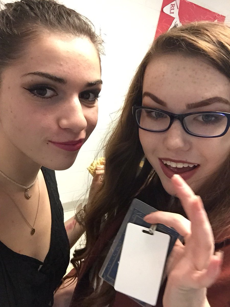 emilyev14's tweet photo. #ATOWNHC11 @AHSpiritWars https://t.co/uEz5BmrqIW