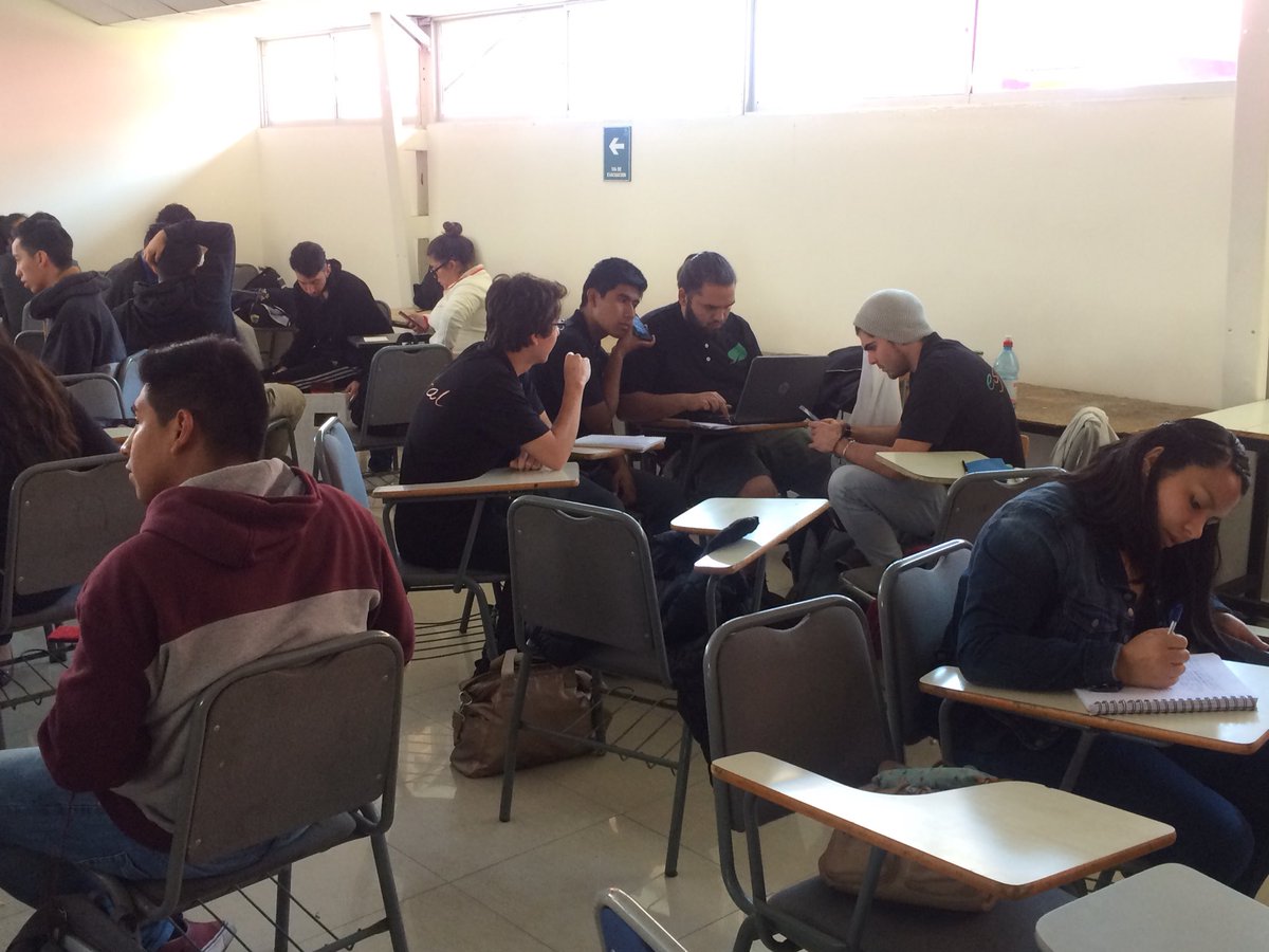 Rodrigom2a's tweet photo. Ing en formación Fiaunap, preparando presentaciones d productos, reutilizar reciclar #economiacircular @petarostojic @ciecchile #Tarapaca https://t.co/hQbCP3qgqP