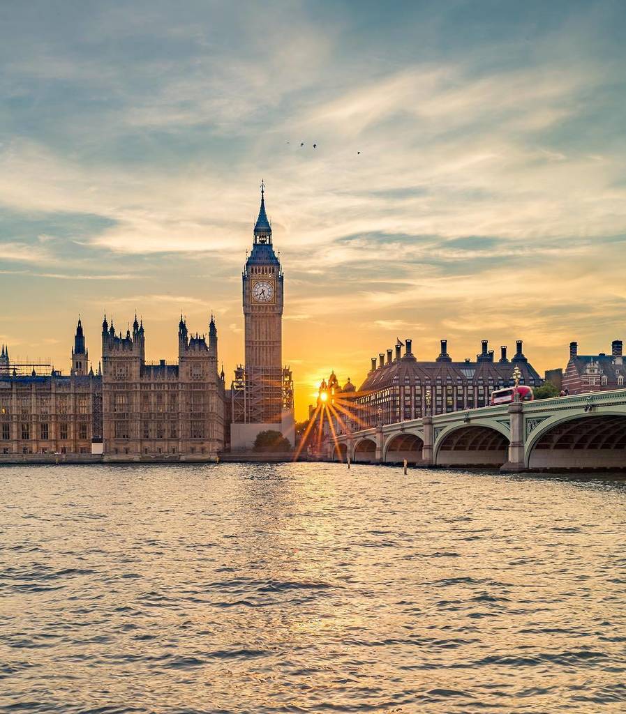 LondonsBestHQ's tweet photo. London Sunsets 🌇👌
@londonsbest by @philipp_pley
.
.
.
.
.
#londonphotography #londonpics #prettylondon #londonarch… https://t.co/Y6DAPQRpZi https://t.co/JVgo1qfHB2