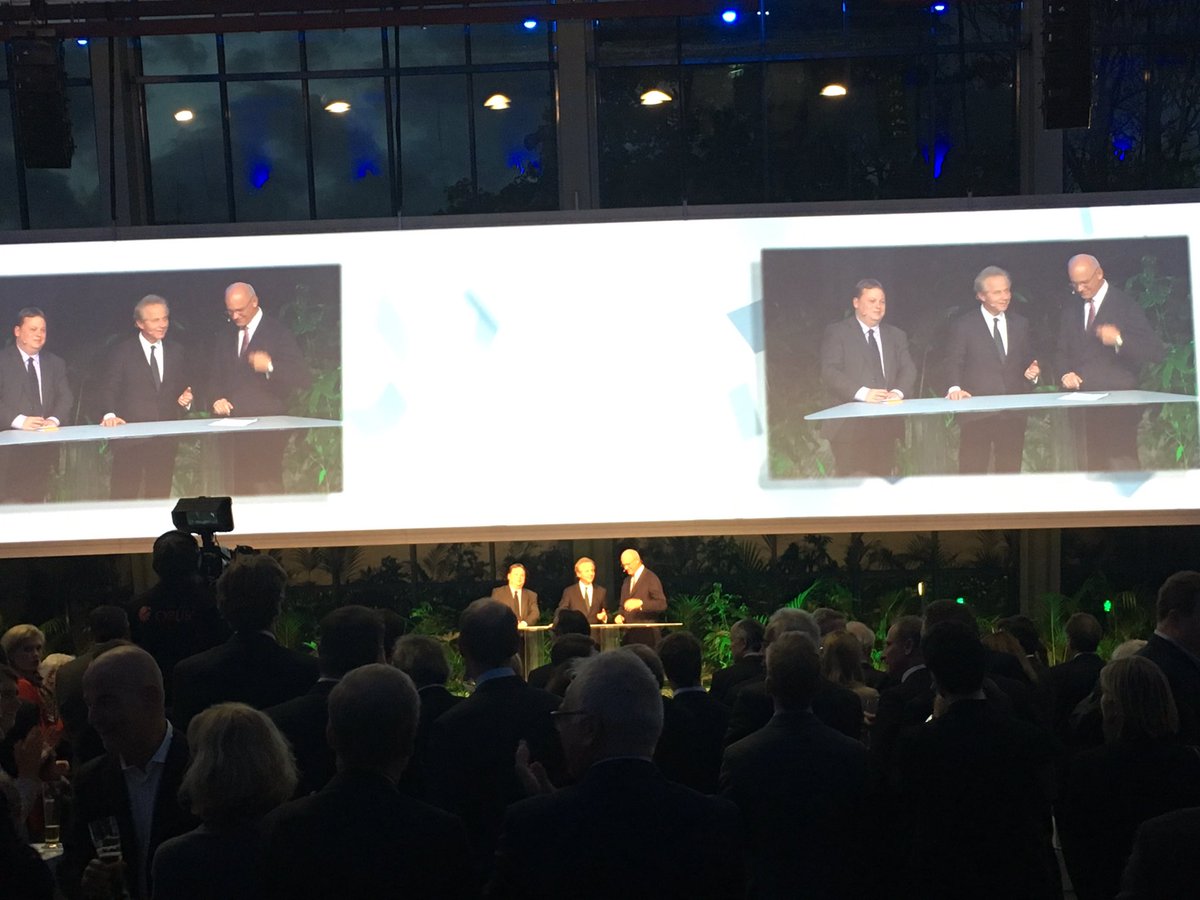 iv_industrie's tweet photo. Wir freuen uns über den gut besuchten #IndustrieEmpfang Danke an Teilnehmer des heutigen #TdI17 https://t.co/EXGRGR0TEK