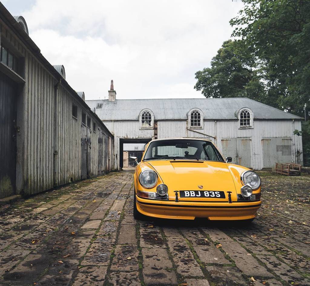 sammooresphoto's tweet image. Undecided whether to leave the extra lights on. Should I remove them? #porsche #911sm #autofarm