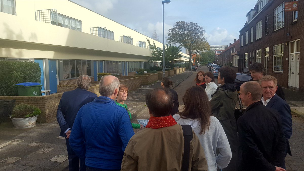 #Woningbouwvereniging Hoek van Holland terecht trots op bezit #J.J.P.Oud woningen, #roterdamse architectuur #erfgoed. Bijzonder om te zien!