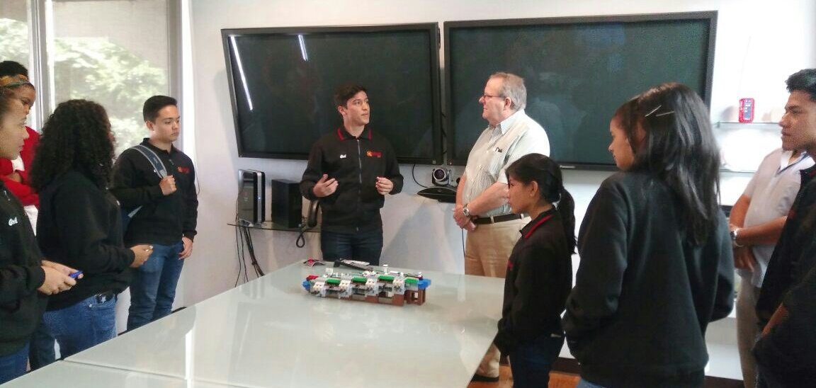 oratoriapanama's tweet photo. Finalistas y sus profesores visitaron @PoleStarGlobal dedicada a monitoreos y seguridad de naves. Gracias por recibirnos. #Oratoria2017 https://t.co/rQXQb8ed6z
