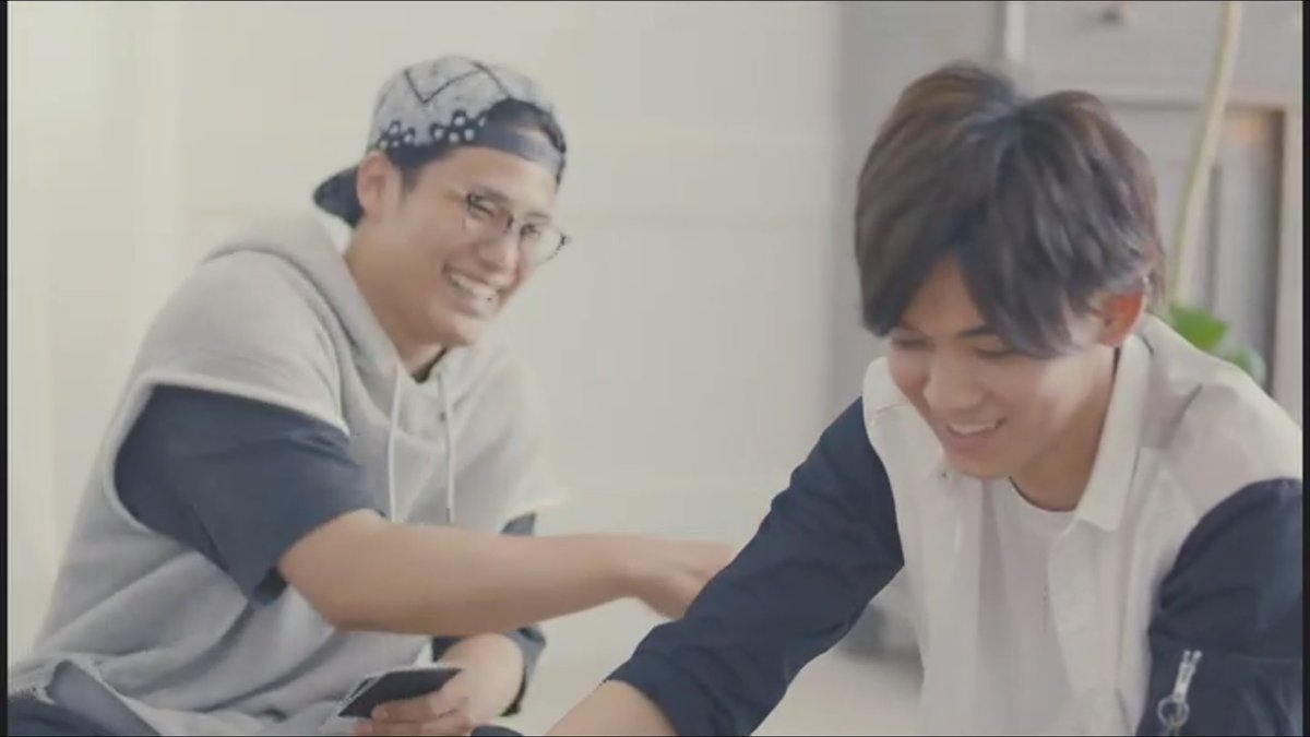 jnst28's tweet photo. 『なうぇすとDVD』が10月24日にフラゲで届いたらそれだけをひたすら見る日が11月10日まで続いて気がついたら『炎の転校生』配信開始日でそれに没頭しつつなうぇすと見てたらあっという間に11月21日のフラゲ日でCD聴きまくってPV見まくって気づいたらライブ❤

幸せな日々だね。 https://t.co/6cw8cNcFMS