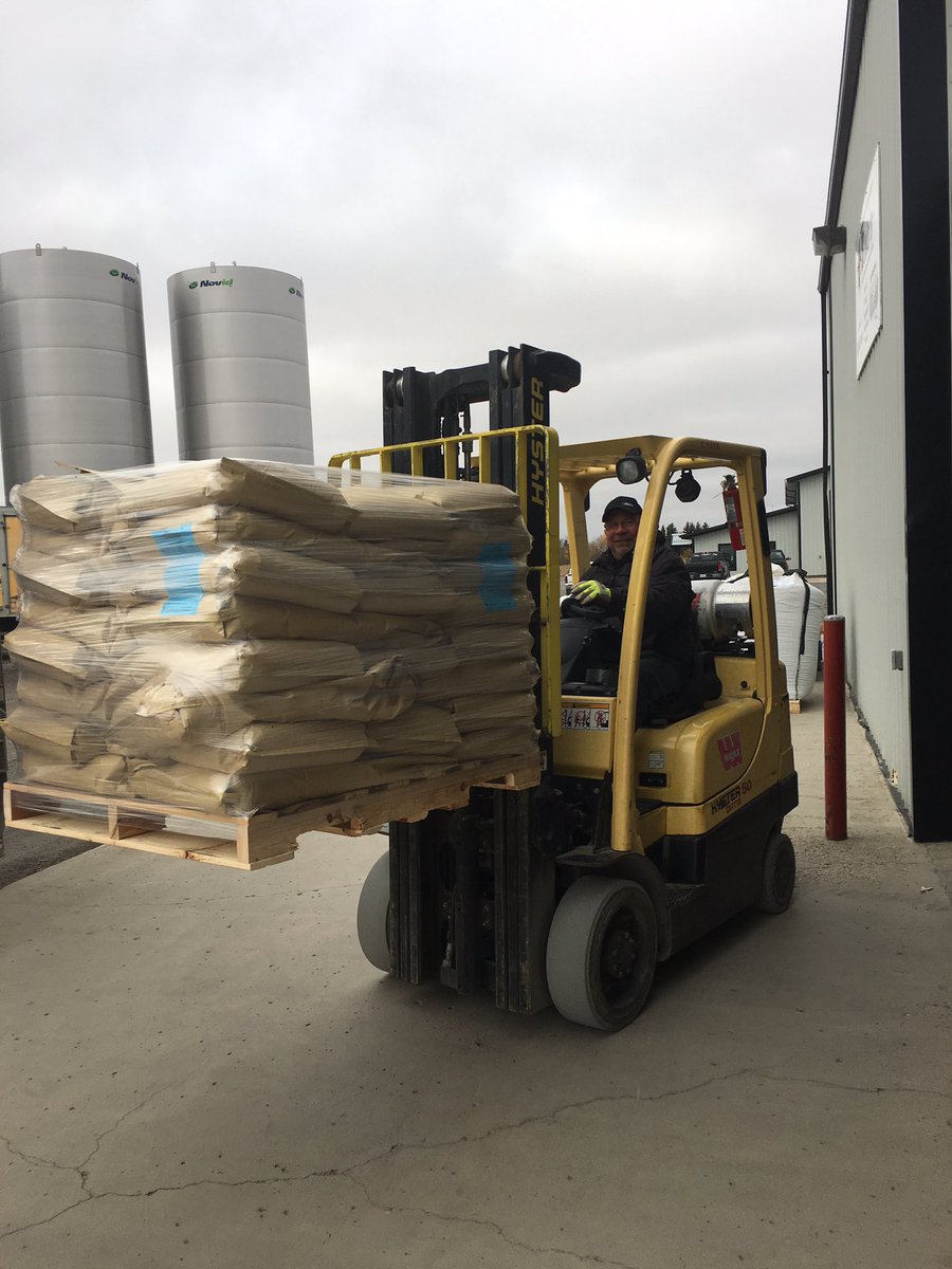 PerforMaxANT's tweet photo. Guess what!! Our first load of PerforMax Mineral premix has arrived!! Who's gonna buy the first bag? https://t.co/LtOQcWnAdT