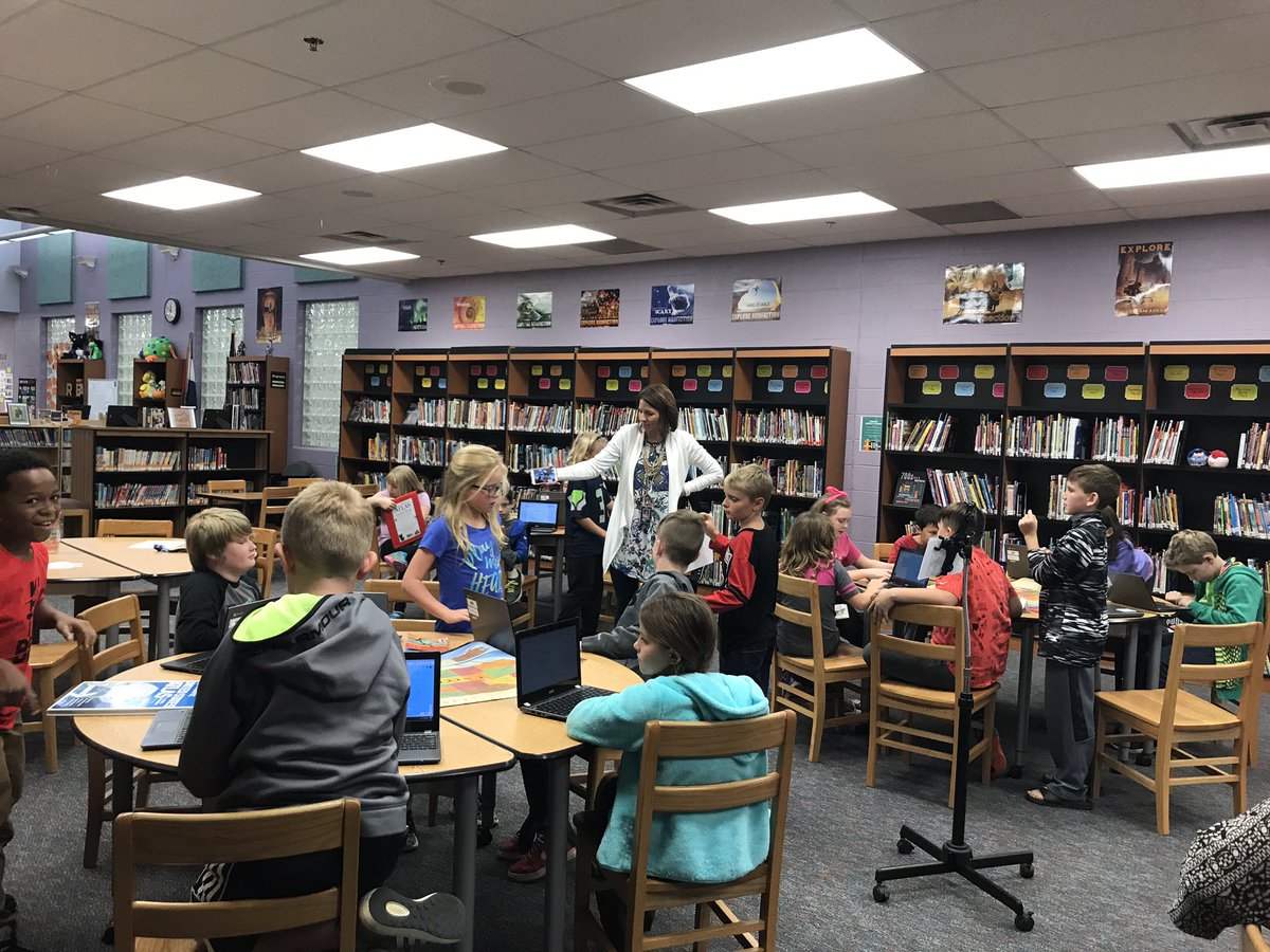 VaccaClassroom's tweet photo. Mystery Skype happening right now! https://t.co/t1Tn1rYnk9