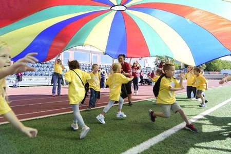 PromiseIndiana's tweet photo. Indiana Economic Digest highlights Hancock County #PromiseKids during their #WalkIntoMyFuture event @IUPUI https://t.co/GKp22jEziD https://t.co/MAn35Y6MJO
