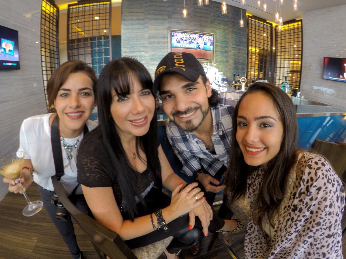 neysmuzakrecord's tweet photo. Estamos entusiasmados con cada experiencia al recibir el afecto de tantos #amigos q sumamos en este recorrido al #éxito #ProduccionesNeys https://t.co/AaGmsq6ZYB