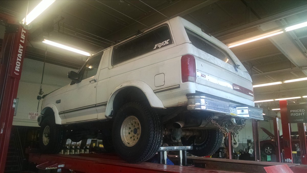 PendolinoSam's tweet photo. @ColinCowherd @gregcosell Always love the Blazing 5....on a side note, went to visit my son at Firestone and look what was on the lift...a white 92 Bronco #GoOJ https://t.co/vpm8RXRl5R
