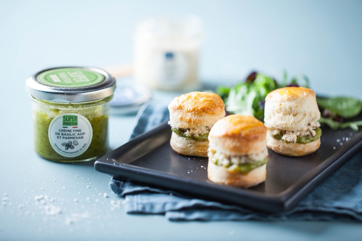Superproducteur's tweet photo. 🥂 Ce soir jouez la simplicité et la convivialité https://t.co/GNJnGhaBon
#miniscones #convivialité #superproducteur #diy #recette #supertuto https://t.co/3Hy7yvlUlc