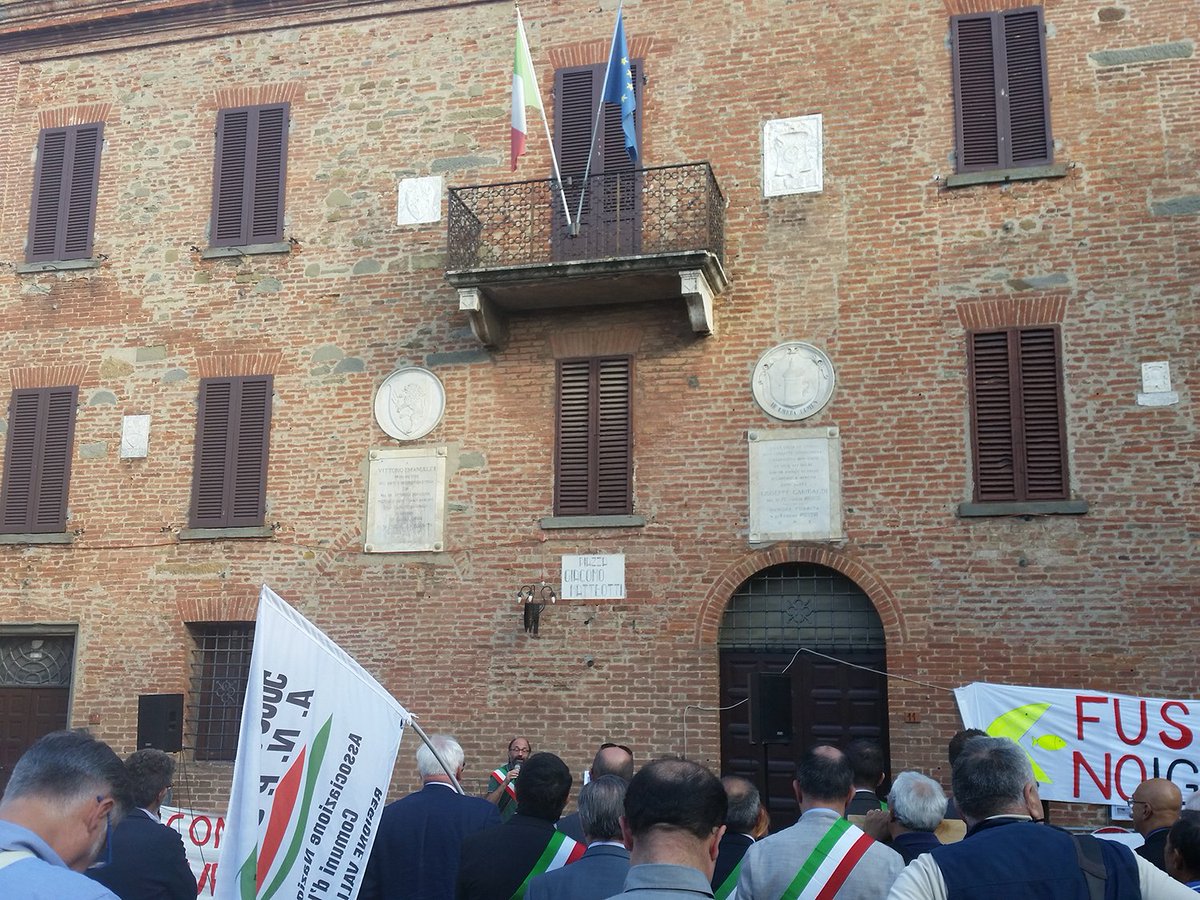 agenziaimpress's tweet photo. #orgogliocomune sulla fusione Torrita e Montepulciano arriva lo stop di Scaramelli "processo da interrompere" https://t.co/kj6fW9nLBb https://t.co/uMMsXmZyE0