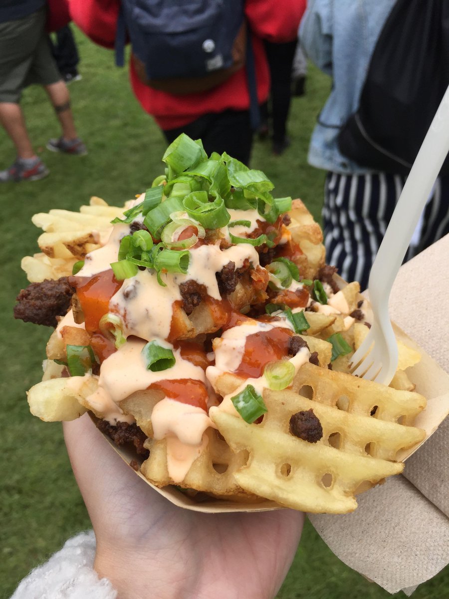 EpicFoodPorn's tweet photo. Kamikaze Fries - festival food. https://t.co/GVMY3muR46