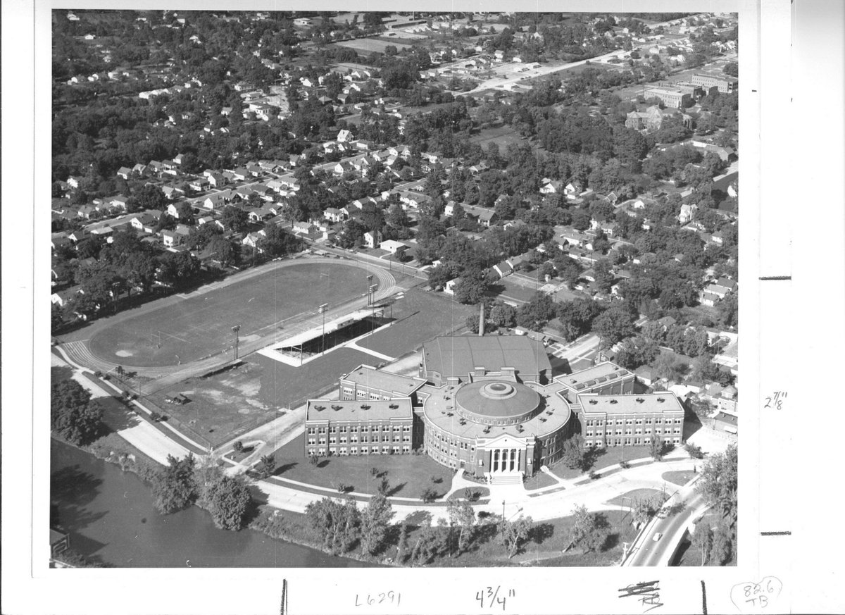FWCommSchools's tweet photo. An old aerial view of North Side High School, which was built in 1928. #TBT https://t.co/XNvY9Cj7iR