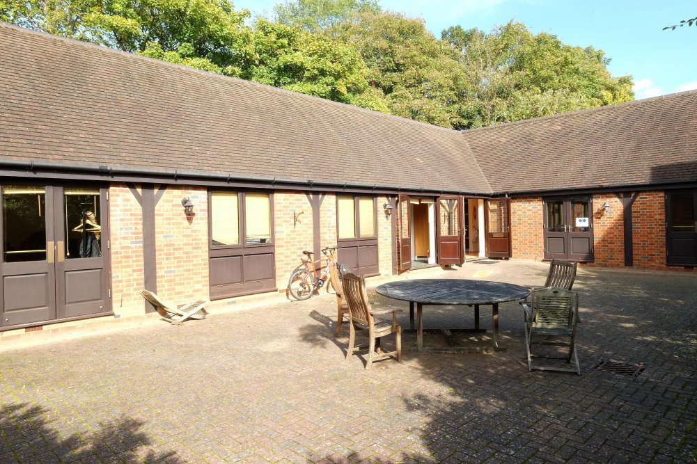 Now Available: May Court, Unit 5 Links Business Centre. Up to 1,250sqft.  #Woking #ForSale goo.gl/nNnFqB