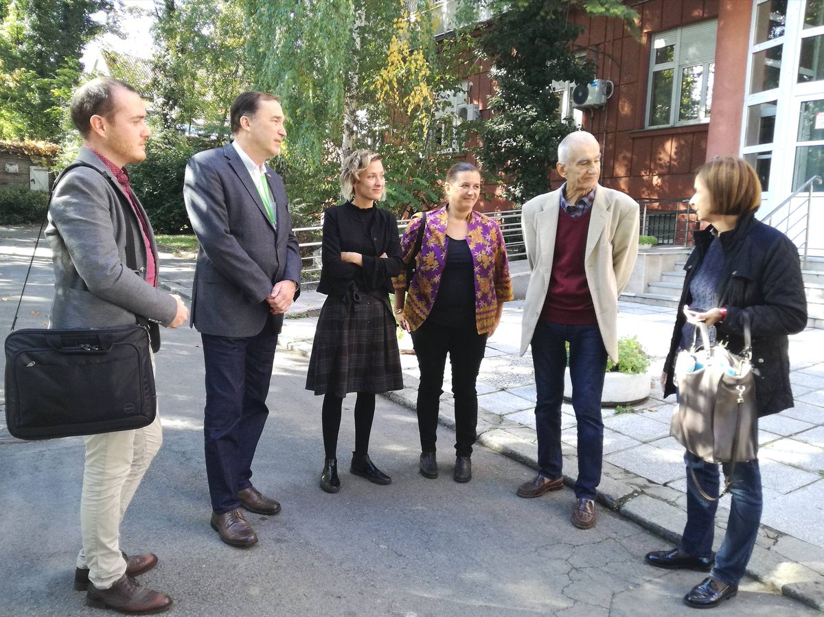 unicefsrbija's tweet photo. Bill Smith @NCRCorporation, S.Leonardi @unicefsrbija i V.Knežević #SSOSIB u poseti Centru za zaštitu odojčadi,dece i omladine u Zvečanskoj https://t.co/g5YtCOFIE0